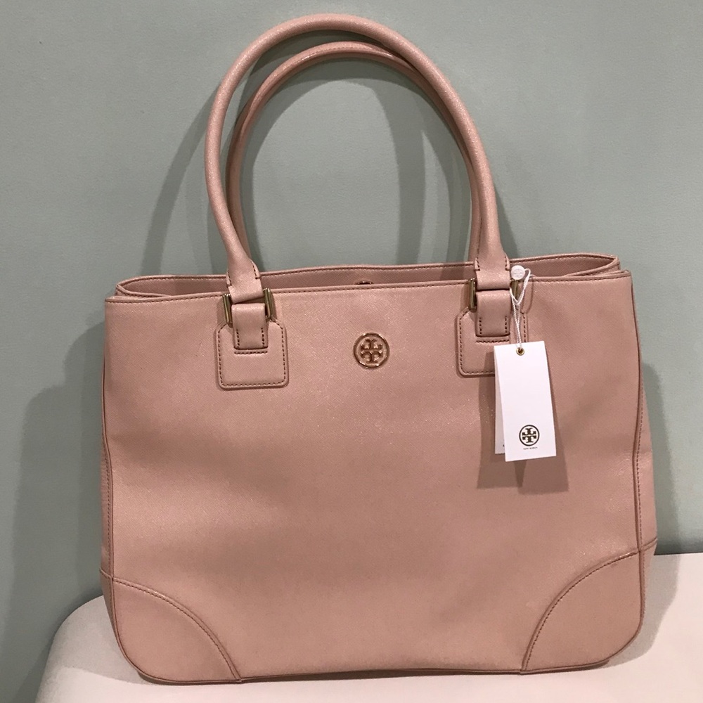 Tory Burch Robinson East West tote. Dark Sahara